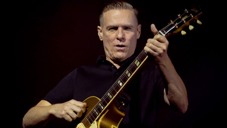 Postimi i Bryan Adams rreth kinezëve për coronavirusin është bërë viral, njerëzit po e quajnë racist