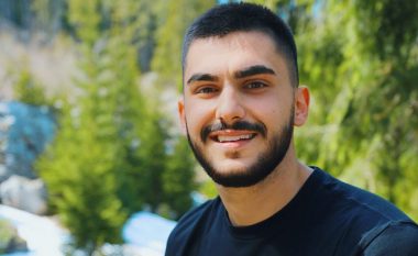 Butrint Imeri shëtit në natyrë duke përdorur masa mbrojtëse