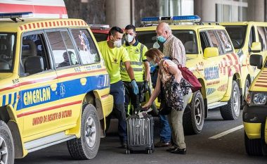 Dërgohen në karantinë 140 udhëtarët e një aeroplani në Spanjë, pasi një udhëtar ishte i sëmurë me coronavirus