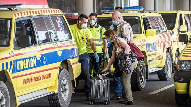 Dërgohen në karantinë 140 udhëtarët e një aeroplani në Spanjë, pasi një udhëtar ishte i sëmurë me coronavirus