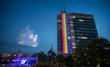 Flamuri i LGBTI-së vendoset në ndërtesën e Qeverisë