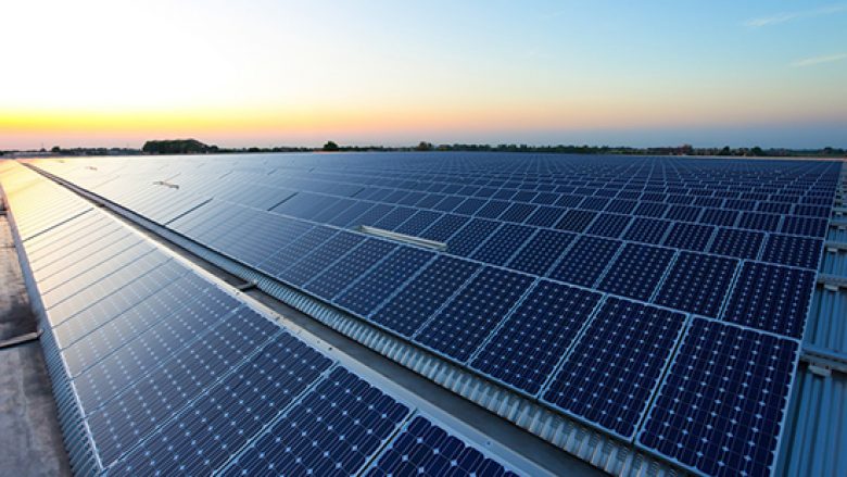 Park energjetik diellor në Fier, kompania shqiptare përfiton 28 milionë euro kredi nga fondi GGF