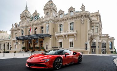 Ferrari SF90 e “zgjoi” Monakon gjatë xhirimeve të një filmi të ri