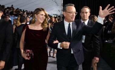 Tom Hanks dhe Rita Wilson vazhdojnë të mbajnë maska mbrojtëse