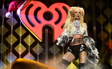 Britney Spears publikon këngën e re “Mood Ring”