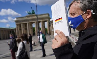 Gjermania pritet të përfshihet nga protesta masive, kundër masave për mbyllje shkaku i coronavirusit