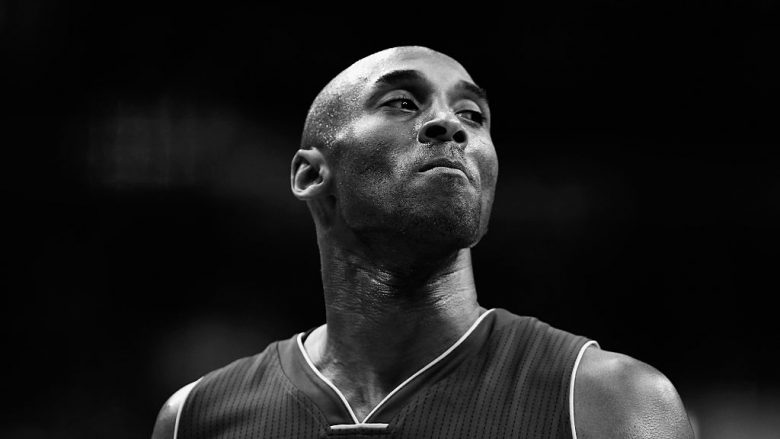 Unaza e Kobe Bryant shitet për 206 mijë dollarë në ankand