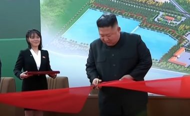 Publikohen pamjet, Kim Jong-Un në publik pas mungesës prej 20 ditësh