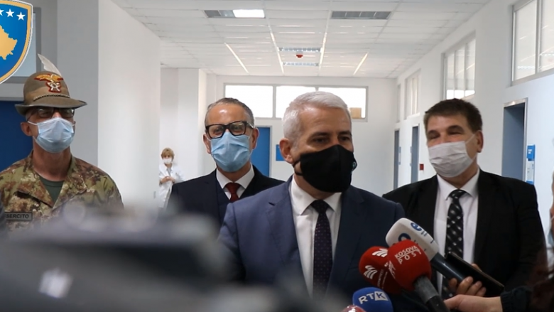 Sveçla thotë se përgjigjet për akuzat e Thaçit gjenden në Klinikën e Psikiatrisë