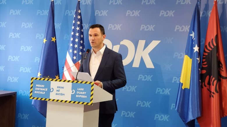 PDK: LVV do të shantazhojë çdo familje të Kosovës, i morën të dhënat e mbi 1 milion qytetarëve nga dhoma e përgjimeve në Telekom