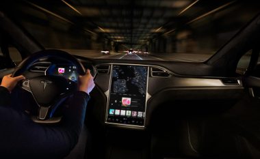 Tesla shtrenjton sistemin e vet vozitjes, vetëm edhe disa ditë mund të blihet me çmimin aktual