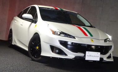 Toyota Prius i përditësuar që të ngjajë me një Ferrari