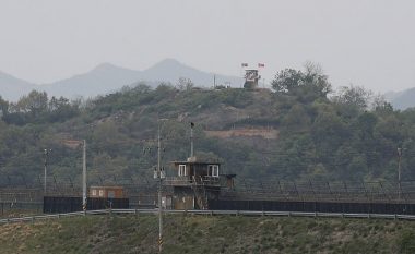Trupat ushtarake të Koresë Veriore qëlluan mbi rojat kufitare të Koresë Jugore