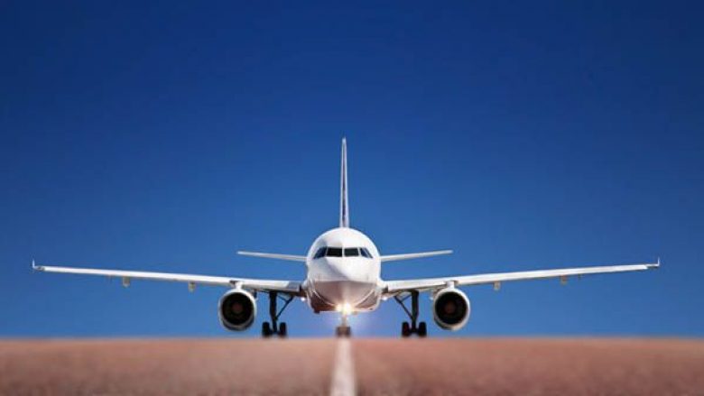 Trafiku ajror botëror i udhëtarëve gjatë këtij viti do të bie me mbi 60 për qind