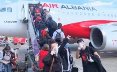 Riatdhesohen nga SHBA-ja mbi 220 qytetarë shqiptarë