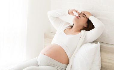 Gjakrrjedhja nga hunda gjatë shtatzënisë – çfarë duhet të bëni për ta shmangur