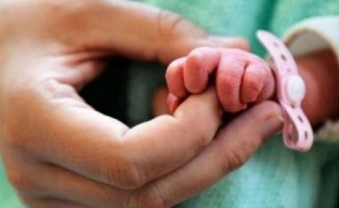 Braktiset foshnja e porsalindur në Prishtinë