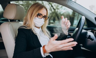 Përse nuk duhet t’i përdorni antibakterialët brenda në makinë?