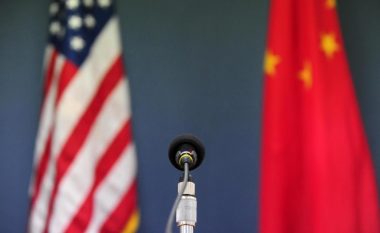SHBA-ja shton në ‘listën e zezë’ 11 kompani kineze që abuzojnë me të drejtat e njeriut
