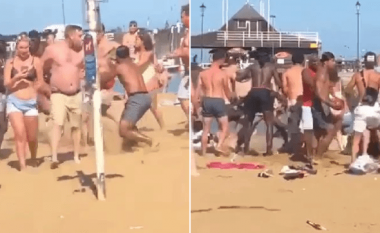 Përleshje masive në plazhin e mbushur me njerëz në Britani – publikohen pamjet