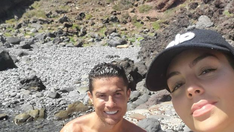 Cristiano Ronaldo dhe familja e tij shijojnë rrezet e diellit në Madeira