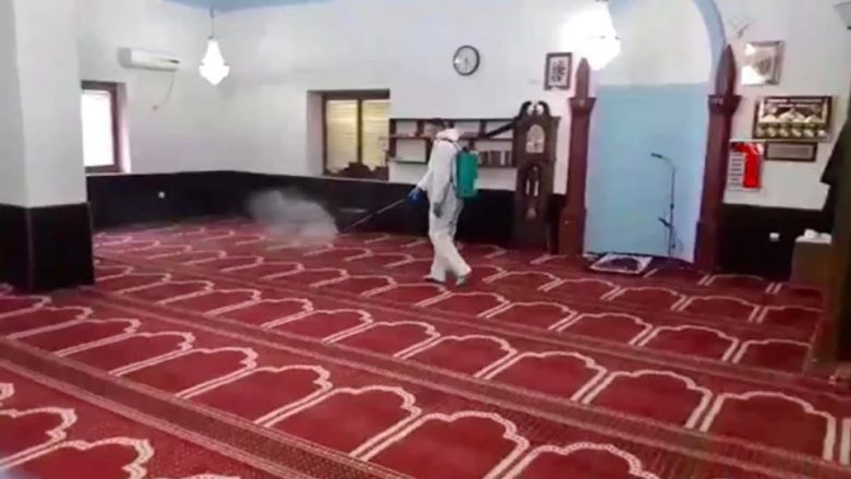 Komuna e Podujevës dezinfekton xhamitë
