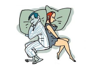 Pozicioni si flini në çift tregon shumë për lidhjen tuaj