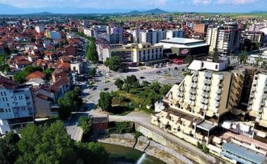 Mosmarrëveshje mes fqinjëve në Gjakovë, policia arreston tre të dyshuar
