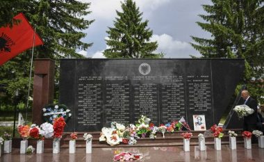 Haradinaj përkujton masakrën e Qyshkut: Drejtësia duhet të vendoset sa më parë për krimet serbe në Kosovë