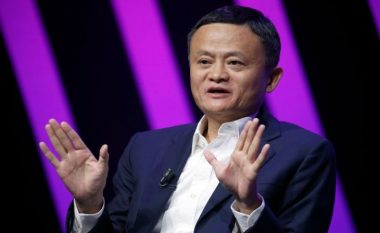 Pas humbjeve miliarda dollarëshe, Jack Ma do të largohet nga bordi i Soft Bank