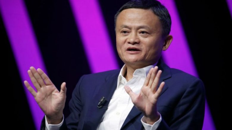 Pas humbjeve miliarda dollarëshe, Jack Ma do të largohet nga bordi i Soft Bank