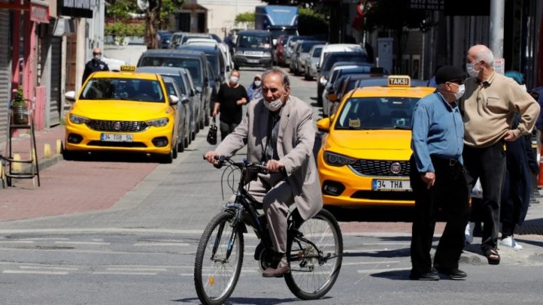 Shkaku i coronavirusit, Turqia do të zbatojë orë policore të pjesshme 4-ditore