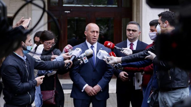 Haradinaj: Obligim institucional që ta ruajmë dhe avancojmë mbrojtjen e gazetarëve