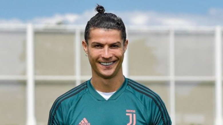Ronaldo reagon pas rikthimit në stërvitje te Juventusi