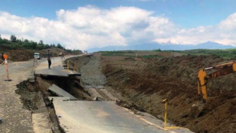 Shembja e rrugës në magjistralen Prishtinë-Gjakovë, nga MIA thonë se nesër dalin në vendngjarje