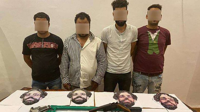 Policia egjiptiane arrestoi katër grabitës të maskuar me fytyrën e sulmuesit Mohamed Salah