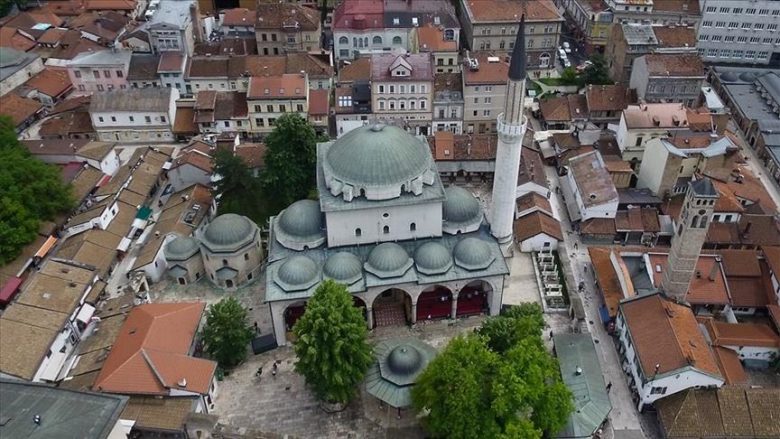 Nesër falet xhumaja e parë në xhami, pas zbutjes së masave ndaj coronavirusit në Sarajevë