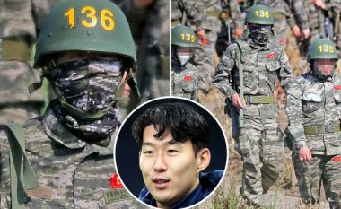 Son Heung-Min shihet duke bartur helmetë ushtarake anti-plumb dhe gjuan me armë zjarri gjatë ushtrimeve