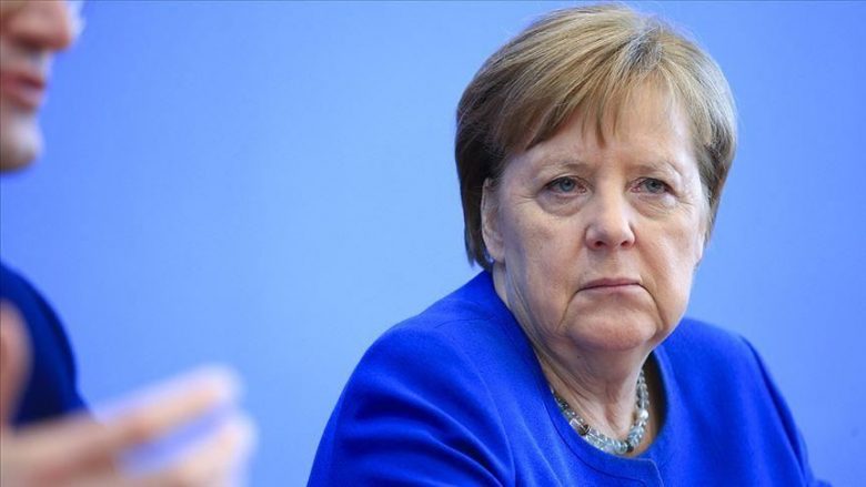 Merkel: Faza e parë e pandemisë është mbrapa nesh