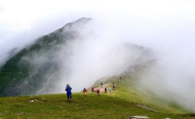 Turizmi, një sektor i zhytur në humbje nga pandemia e COVID-19