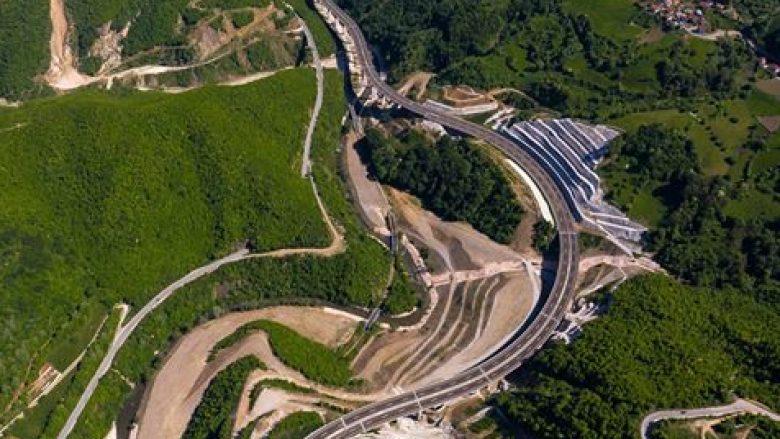 Ambasadorja Çitaku poston fotografinë e urës së Autostradës ‘Arbën Xhaferi’: Më e madhja dhe më e bukura në Ballkan
