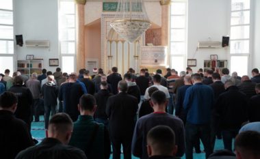 Rregulla të reja për besimtarët që shkojnë në xhamitë e Shqipërisë