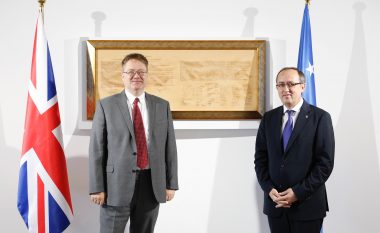 Hoti takohet me ambasadorin Abbott: Pavarësia dhe integriteti territorial i Kosovës janë të paprekshme