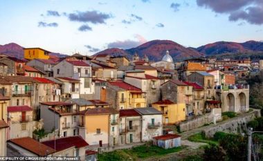 Qyteti italian i shet shtëpitë për një euro, blerësit që nuk i rinovojnë ato për tre vite dënohen nga komuna me 20 mijë euro