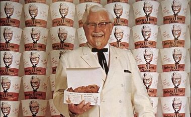 Historia e jashtëzakonshme e Colonel Sandersit, themeluesit të 20 mijë restoranteve të KFC-së