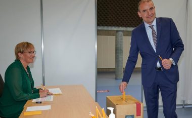 Gudni Johannesson rizgjidhet president i Islandës – fiton 92.2 për qind të votave