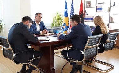 Nehat Thaçi takon ministrin Selimi, flasin rreth menaxhimit të pandemisë COVID-19