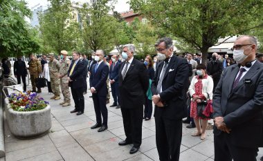 Kosnett bënë homazhe për nderë të 21 vjetorit të çlirimit të Kosovës