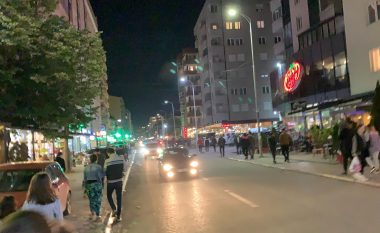 Rastet me COVID-19 po rriten, qytetarët nuk i ndalin shëtitjet në Fushë Kosovë