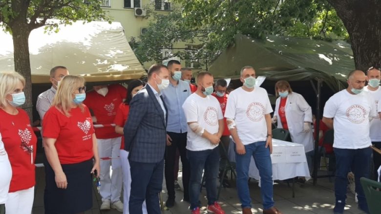 Ministri Zemaj dhuron gjak: Bëhuni pjesë e kësaj kampanje, shpëtoni jetë